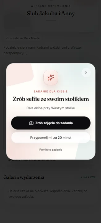 Mobilny ekran gościa z wyróżnioną misją fotograficzną wydarzenia